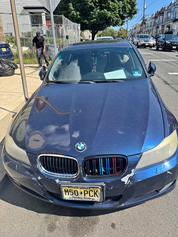 2011 BMW 3 Series - 328i xDrive Sedan 4D