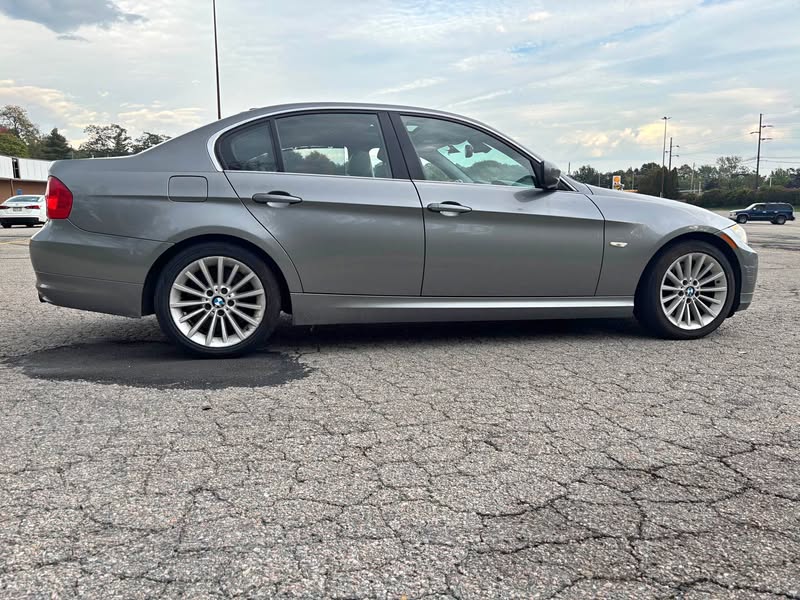 2011 BMW 3 Series - 335i xDrive Sedan 4D