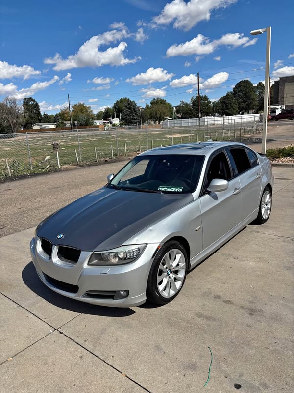 2011 BMW 3 Series - 335i xDrive Sedan 4D