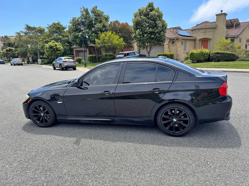 2011 BMW 3 Series - 328i Sedan 4D