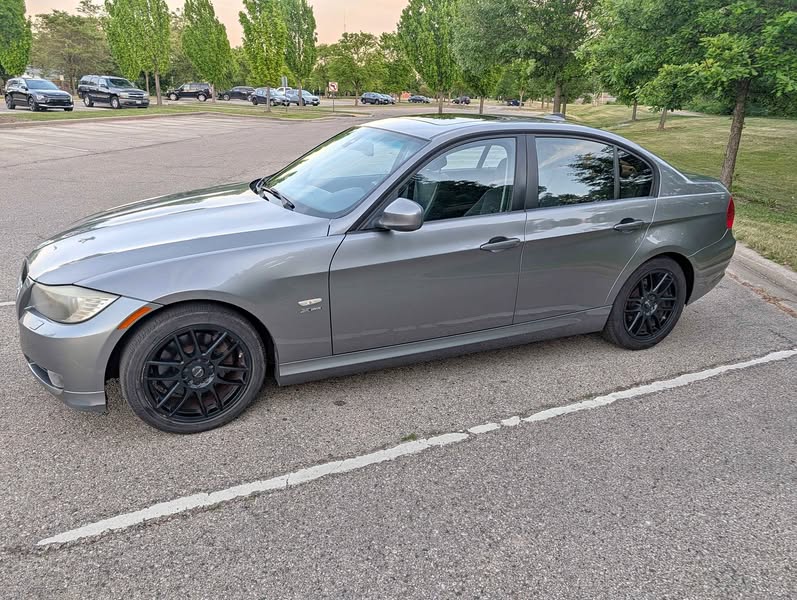 2011 BMW 3 Series - 328i xDrive Sedan 4D