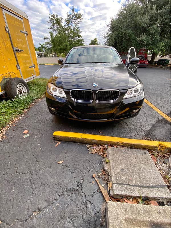 2011 BMW 3 Series - 328i Sedan 4D
