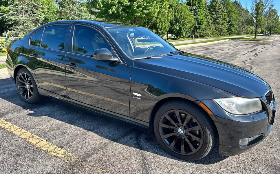 2011 BMW 3 Series 328i xDrive Sedan 4D
