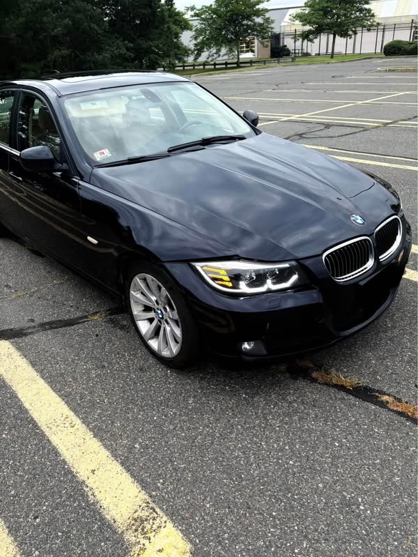 2011 BMW 3 Series - 328i xDrive Sedan 4D