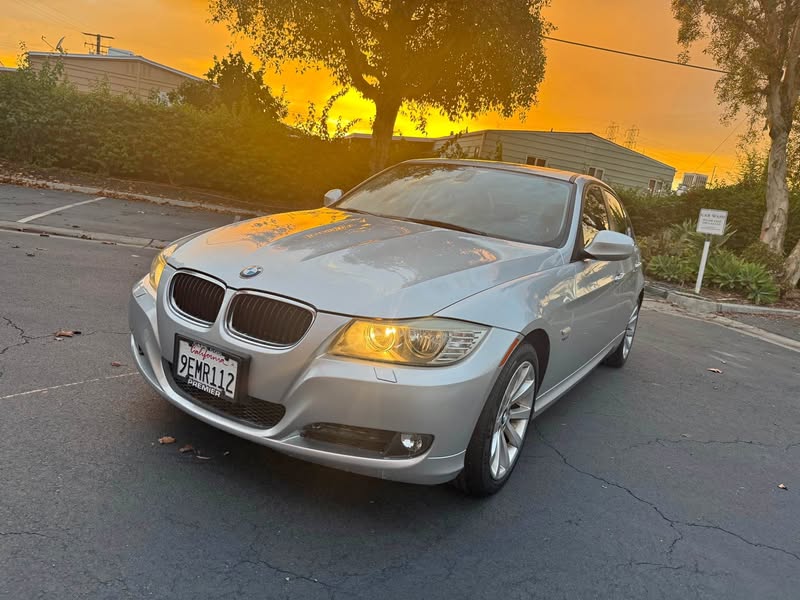 2011 BMW 3 Series - 328i xDrive Sedan 4D