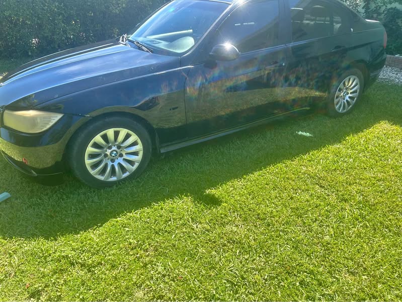 2009 BMW 3 Series - 318i Sedan 4D