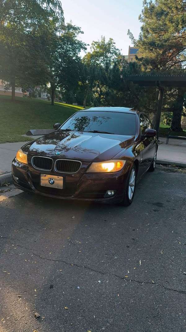 2010 BMW 3 Series - 328i xDrive Sedan 4D