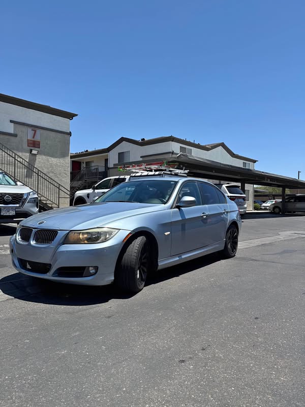 2011 BMW 3 Series - 328i Sedan 4D
