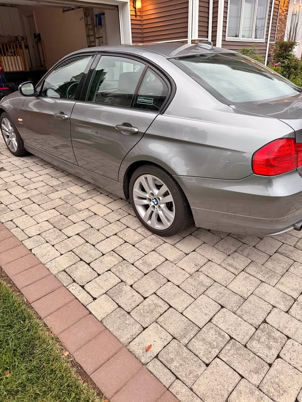 2011 BMW 3 Series - 335i xDrive Sedan 4D