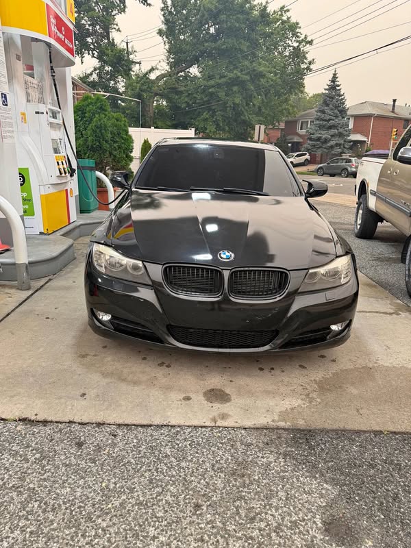 2011 BMW 3 Series - 328i xDrive Sedan 4D
