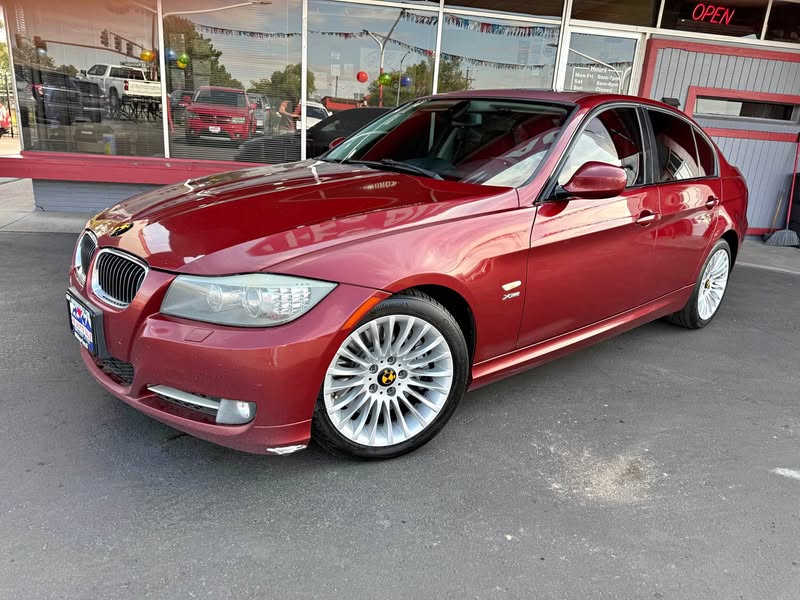 2011 BMW 3 Series - 335xi Sedan 4D