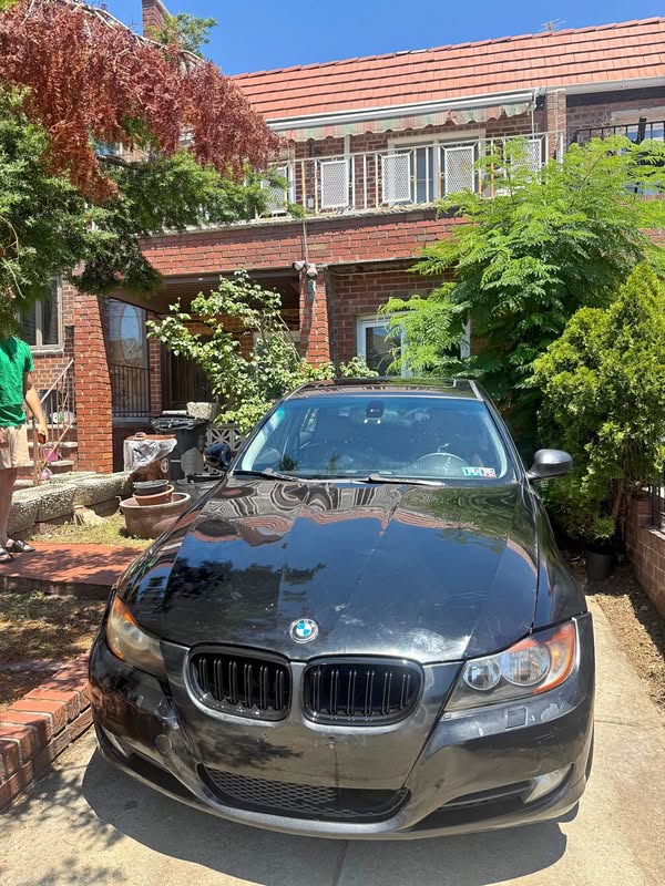 2010 BMW 3 Series - 328i xDrive Sedan 4D