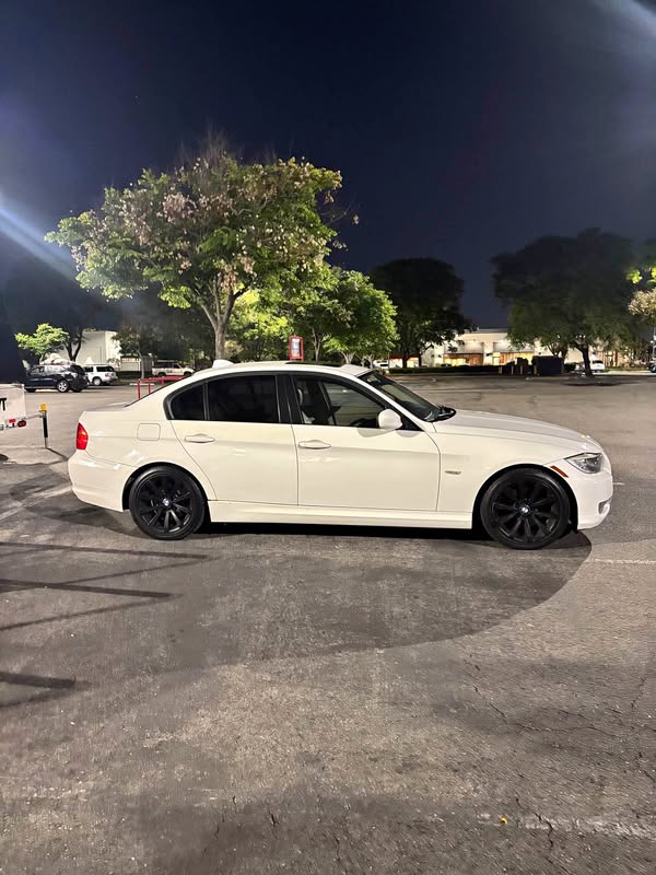 2011 BMW 3 Series - 328i Sedan 4D