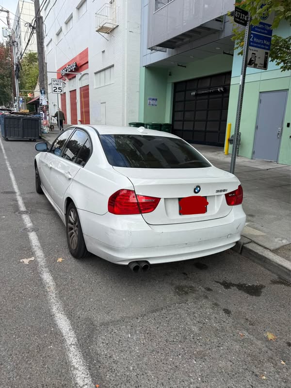 2009 BMW 3 Series - 318i Sedan 4D