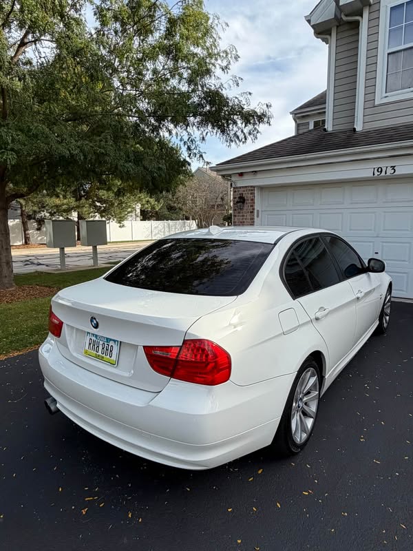 2011 BMW 3 Series - 328i xDrive Sedan 4D