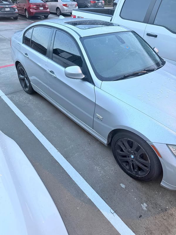 2011 BMW 3 Series - 328i xDrive Sedan 4D
