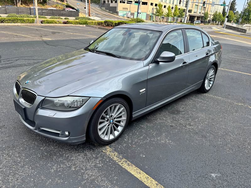 2011 BMW 3 Series 335i xDrive Sedan 4D