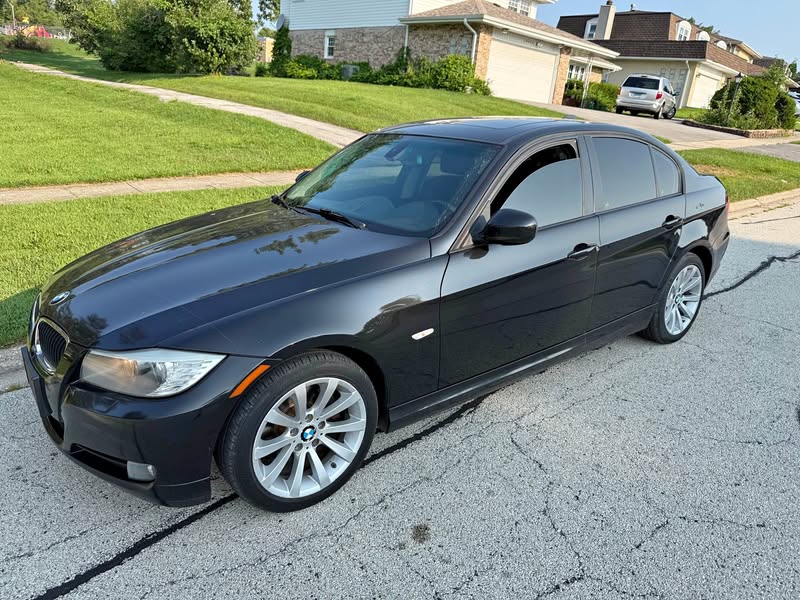 2011 BMW 3 Series - 328i xDrive Sedan 4D