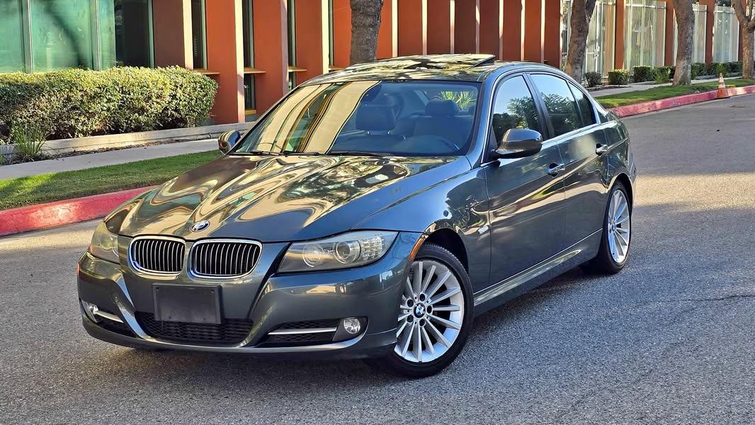 2011 BMW 3 Series - 335i Sedan 4D