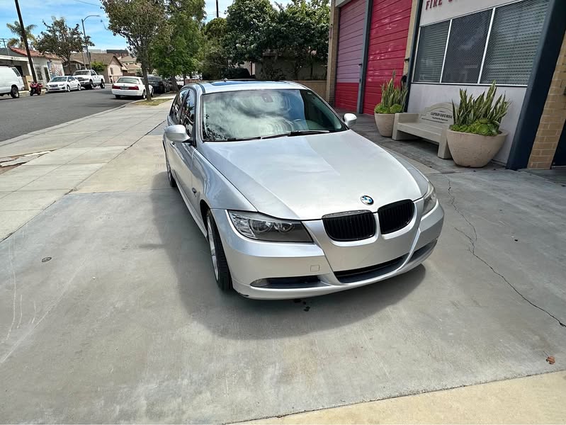 2011 BMW 3 Series - 318i Sedan 4D