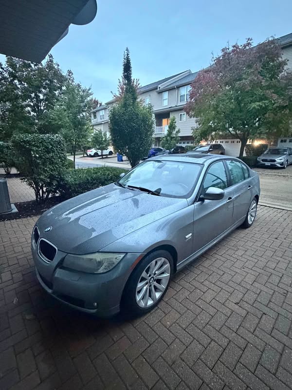 2011 BMW 3 Series - 328i xDrive Sedan 4D