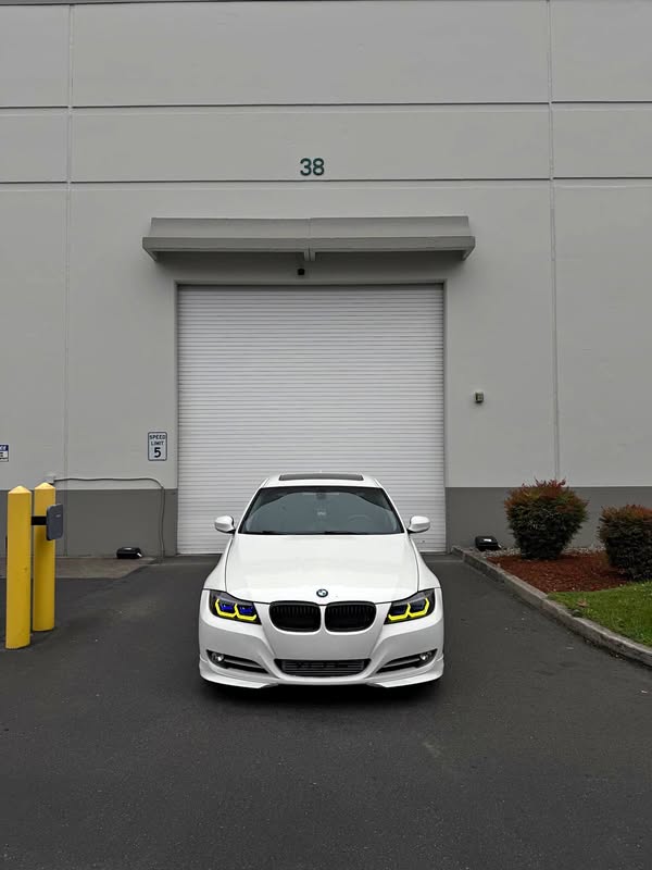 2011 BMW 3 Series - 335i xDrive Sedan 4D