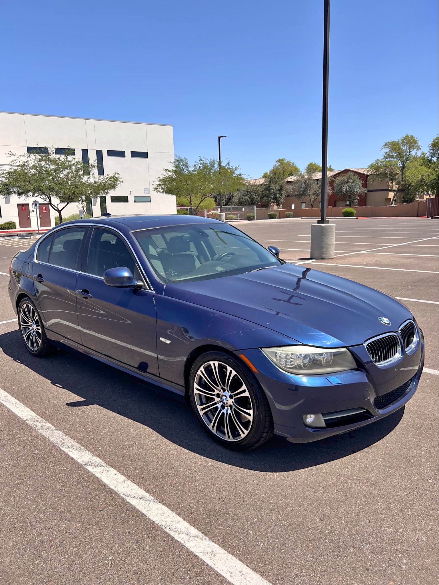 2011 BMW 3 Series - 335i xDrive Sedan 4D