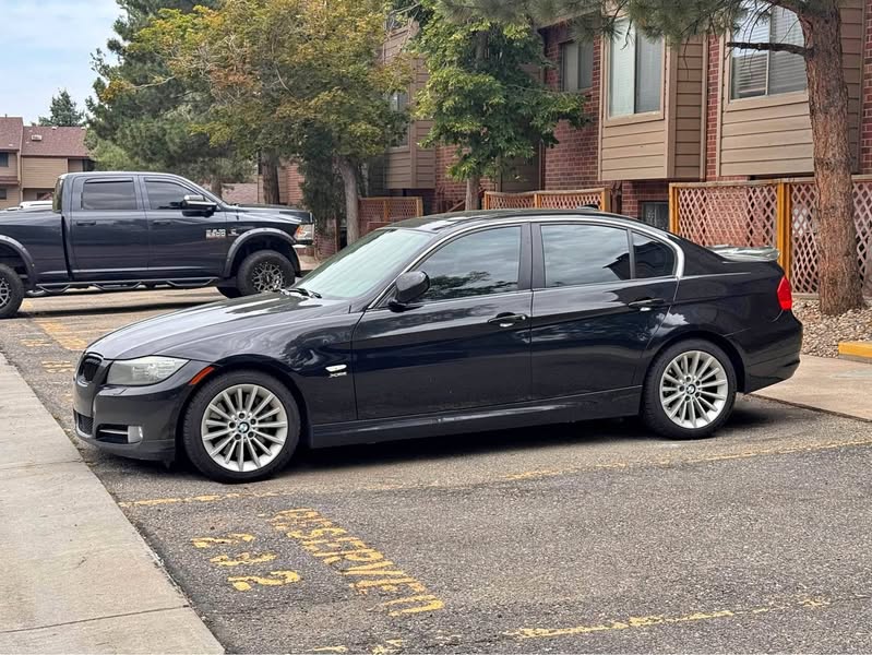 2011 BMW 3 Series - 335i xDrive Sedan 4D