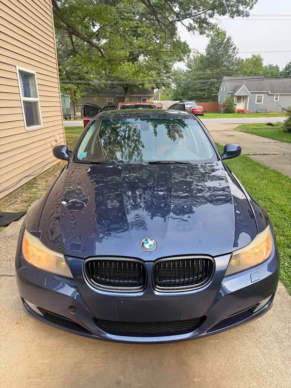 2011 BMW 3 Series - 328i xDrive Sedan 4D