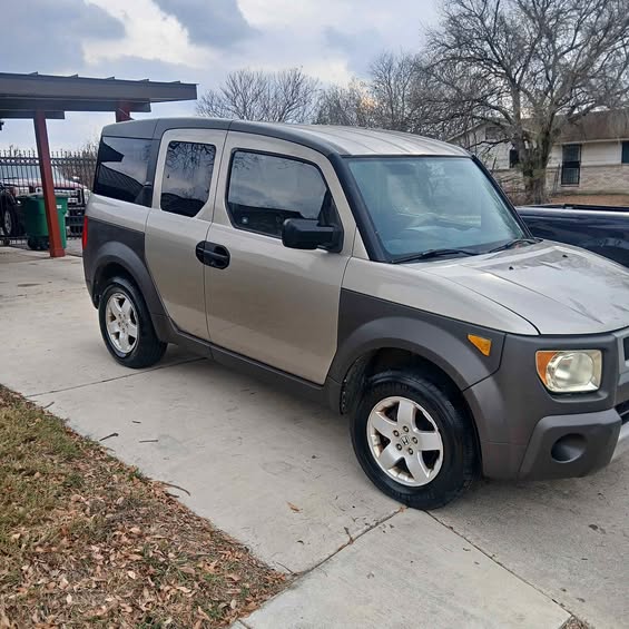 2004 Honda Element - DX Sport Utility 4D