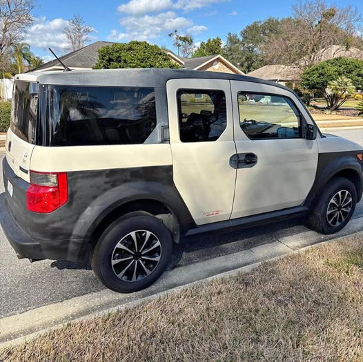2005 Honda Element - DX Sport Utility 4D