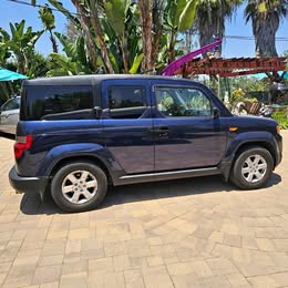 2009 Honda element 4x4 all wheel drive-its availavle and will not respond to generic message