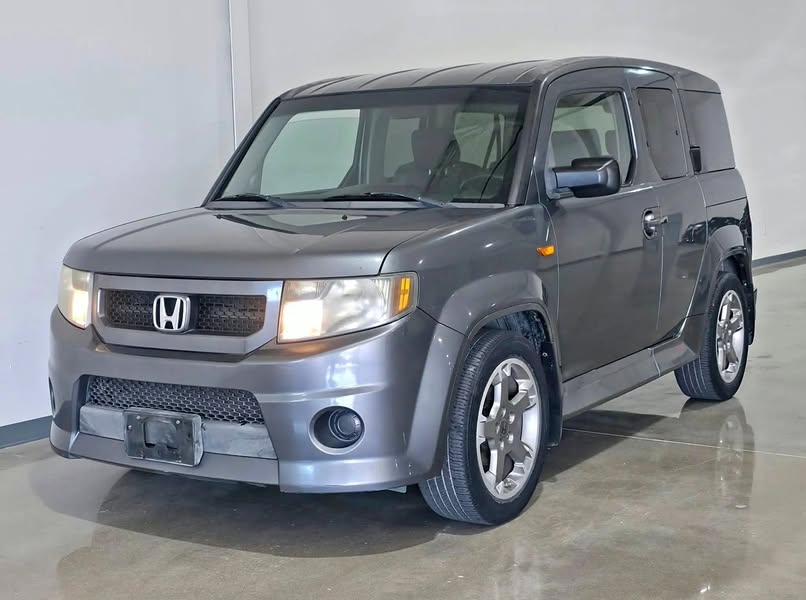 2010 Honda element. clean.tx.title
