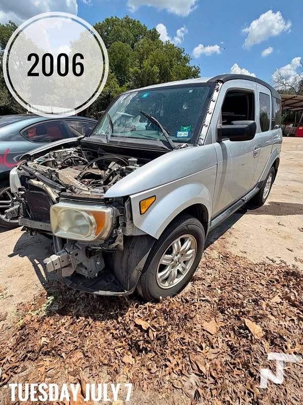2006 Honda  Element  - Sedan