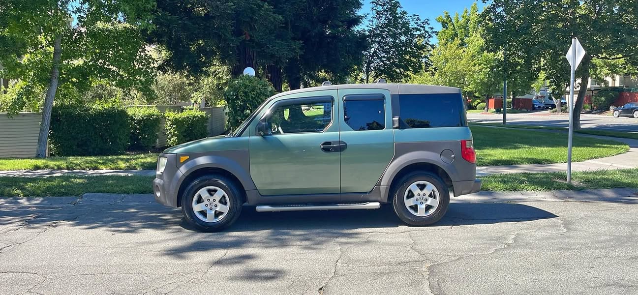 2004 Honda Element - LX Sport Utility 4D
