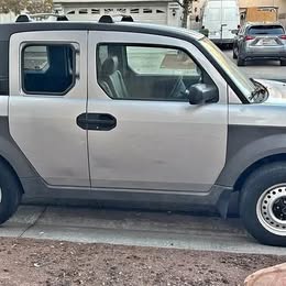 2004 Honda Element LX 4D