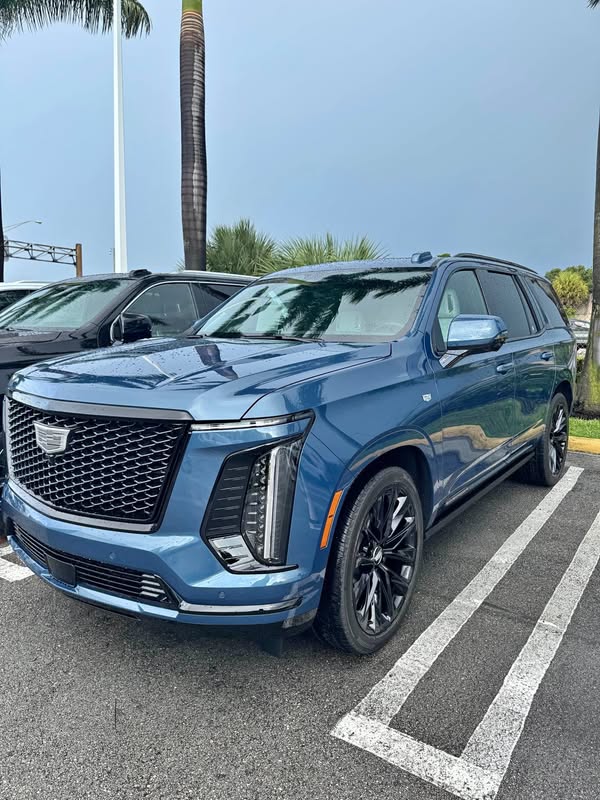 2026 Cadillac Escalade - Sport platinum