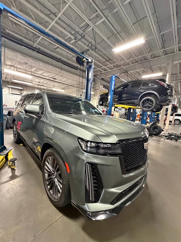 2023 Cadillac Escalade - V-Series Sport Utility 4D