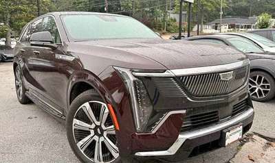 2025 Cadillac Escalade - IQ