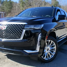 2022 Cadillac Escalade Premium Luxury 4dr SUV EcoTec3 6.2L V8 420hp 460ft. lbs.