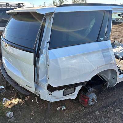 2022 Cadillac Escalade - Hybrid Sport Utility 4D