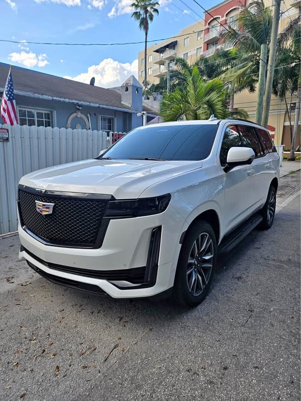 2021 Cadillac Escalade - Premium Sport Utility 4D