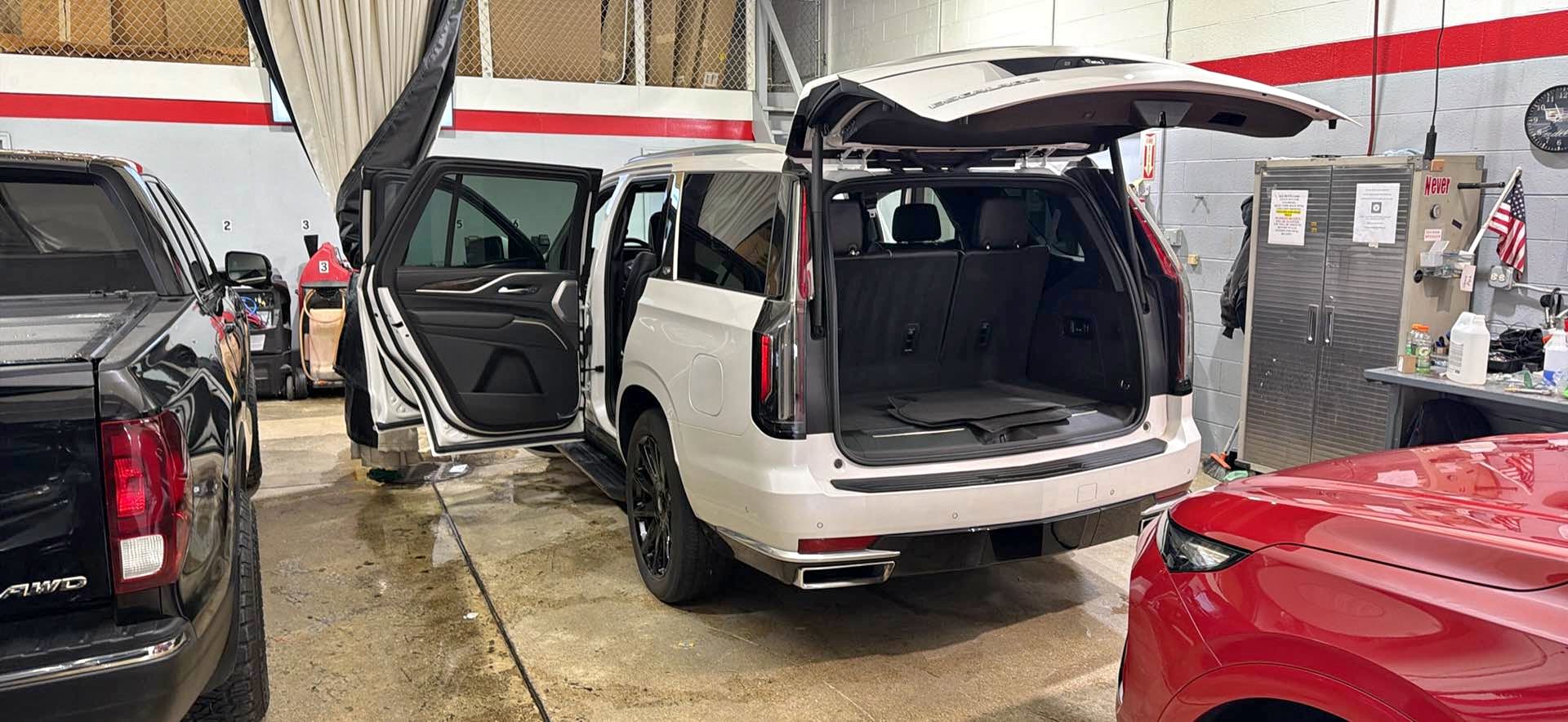 2023 Cadillac Escalade - Platinum Sport Utility 4D