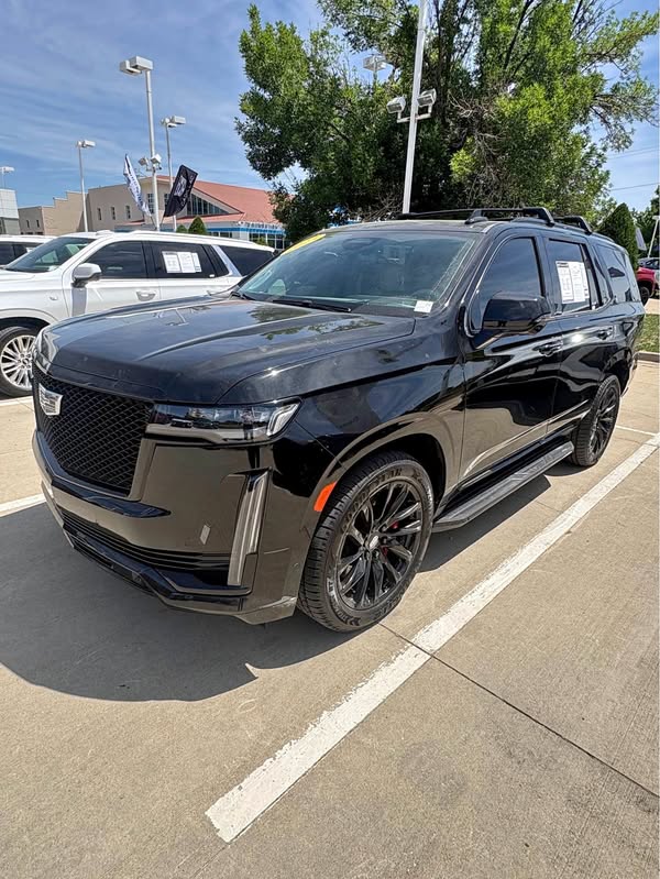 2023 Cadillac Escalade - Sport platinum
