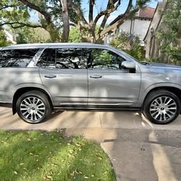 2026 Cadillac Escalade Platinum Luxury w\/ Executive 2nd Row Seating Pkg