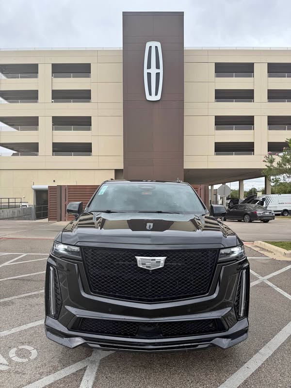 2024 Cadillac Escalade - V-Series Sport Utility 4D