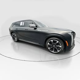 2025 Cadillac Escalade IQ Sport 2