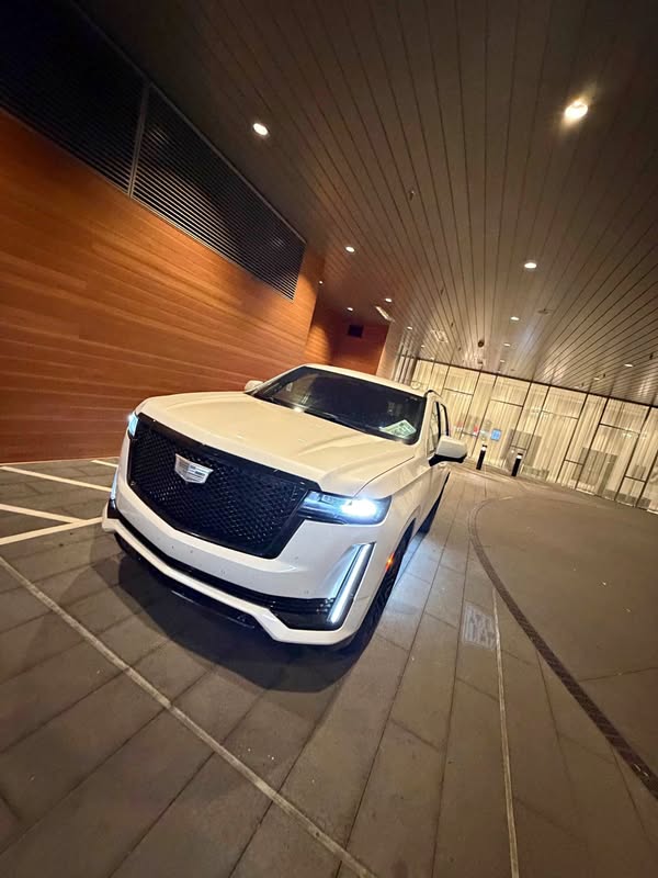 2021 Cadillac Escalade - Sport platinum