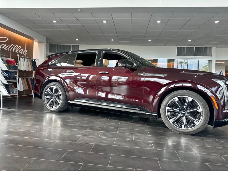 2025 Cadillac Escalade IQ - Sport two