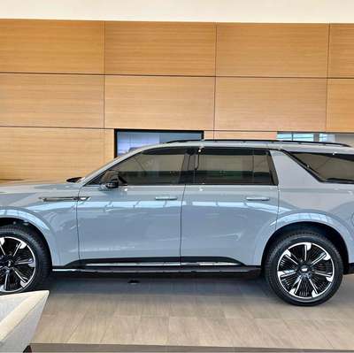 2026 Cadillac Escalade IQL - Sport